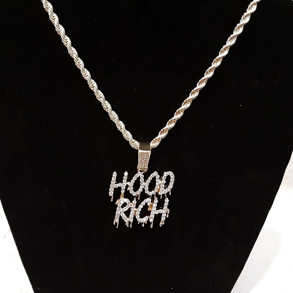 Other - Hoodrich pendant with necklace